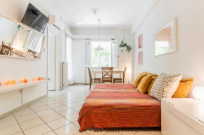 Beautiful apt with green veranda - Heart of Athens